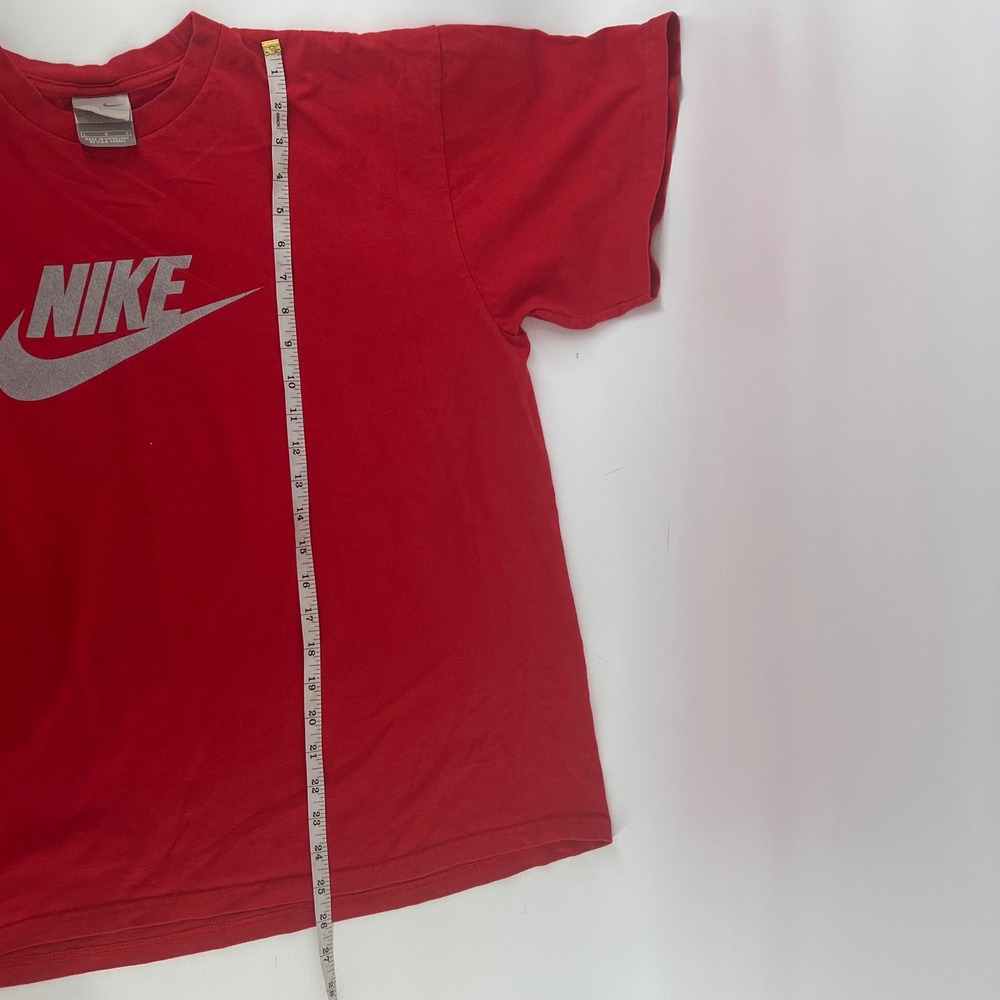 Nike‎ Futura Logo Graphic T-Shirt Mens Large Red Silver Swoosh Silver Tag Y2K - Picture 8 of 8